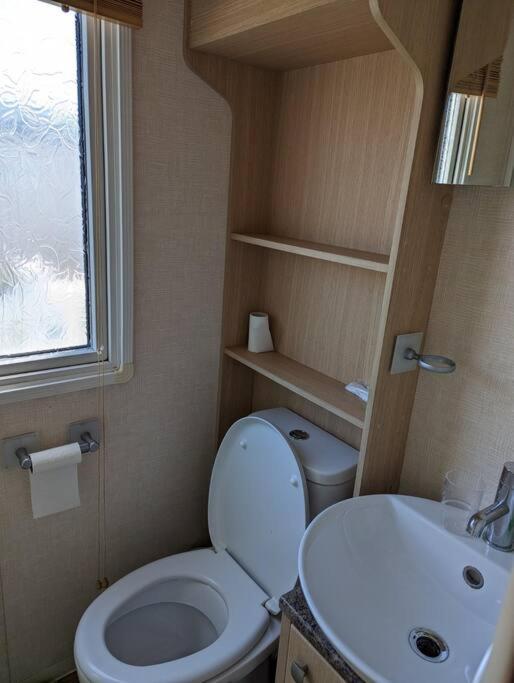 6 Berth Holiday Home On Ocean Edge Near Morecambe Хейшем Экстерьер фото