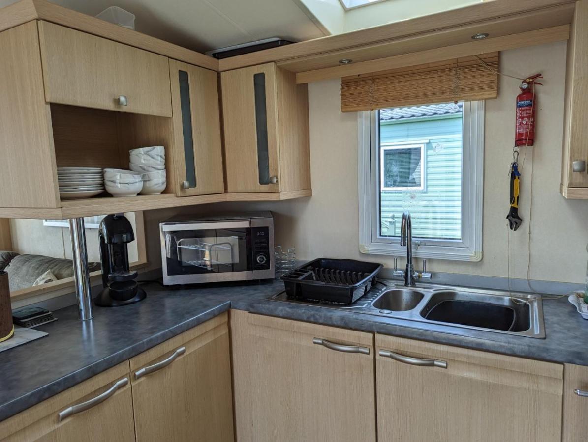 6 Berth Holiday Home On Ocean Edge Near Morecambe Хейшем Экстерьер фото