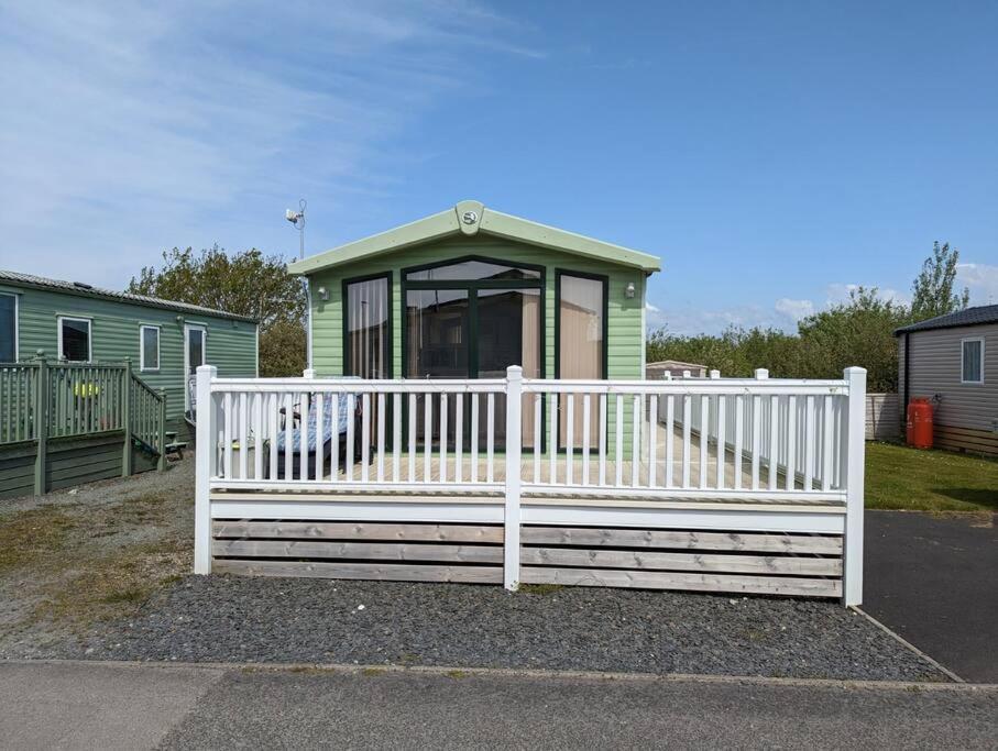 6 Berth Holiday Home On Ocean Edge Near Morecambe Хейшем Экстерьер фото