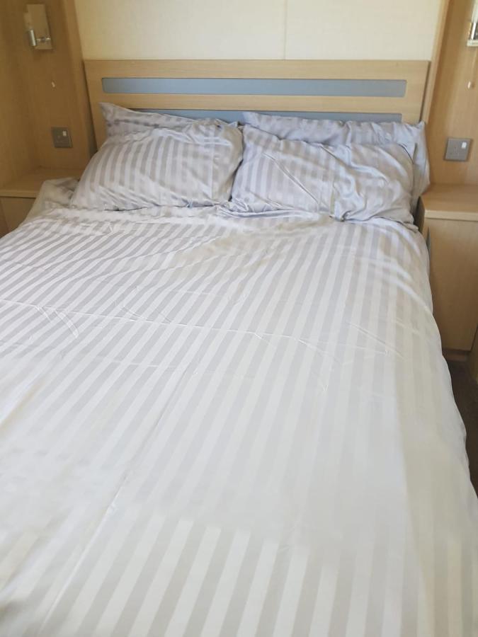 6 Berth Holiday Home On Ocean Edge Near Morecambe Хейшем Экстерьер фото
