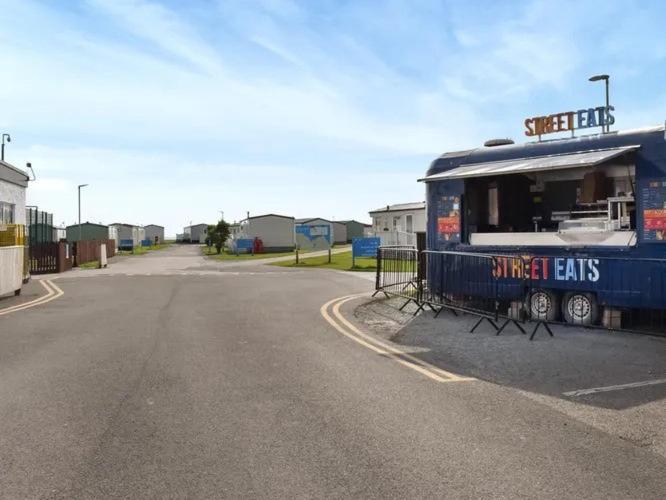 6 Berth Holiday Home On Ocean Edge Near Morecambe Хейшем Экстерьер фото